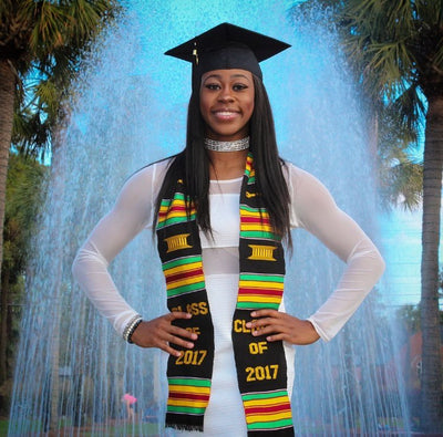 What to Write on a Graduation Stole